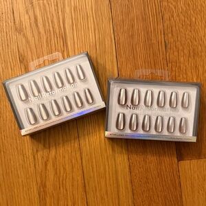 Silver Press-On Nails - Stylish Metallic Almond Set